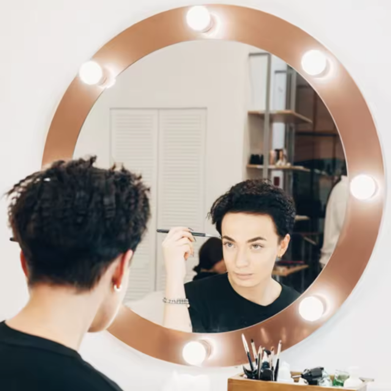 مصابيح LED لتجميل السيدات، إضا - مراجعة Woman Beauty Makeup وسعره