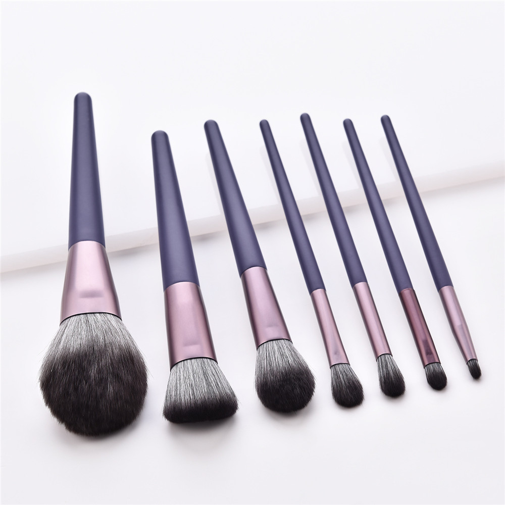 7 قطع من فرش المكياج هدية عيد  - مراجعة Beauty Makeup Gift Sets وسعره